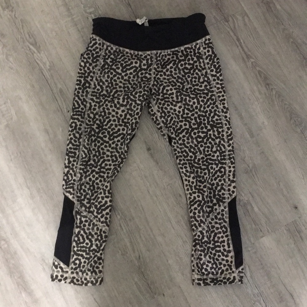 Lululemon crops